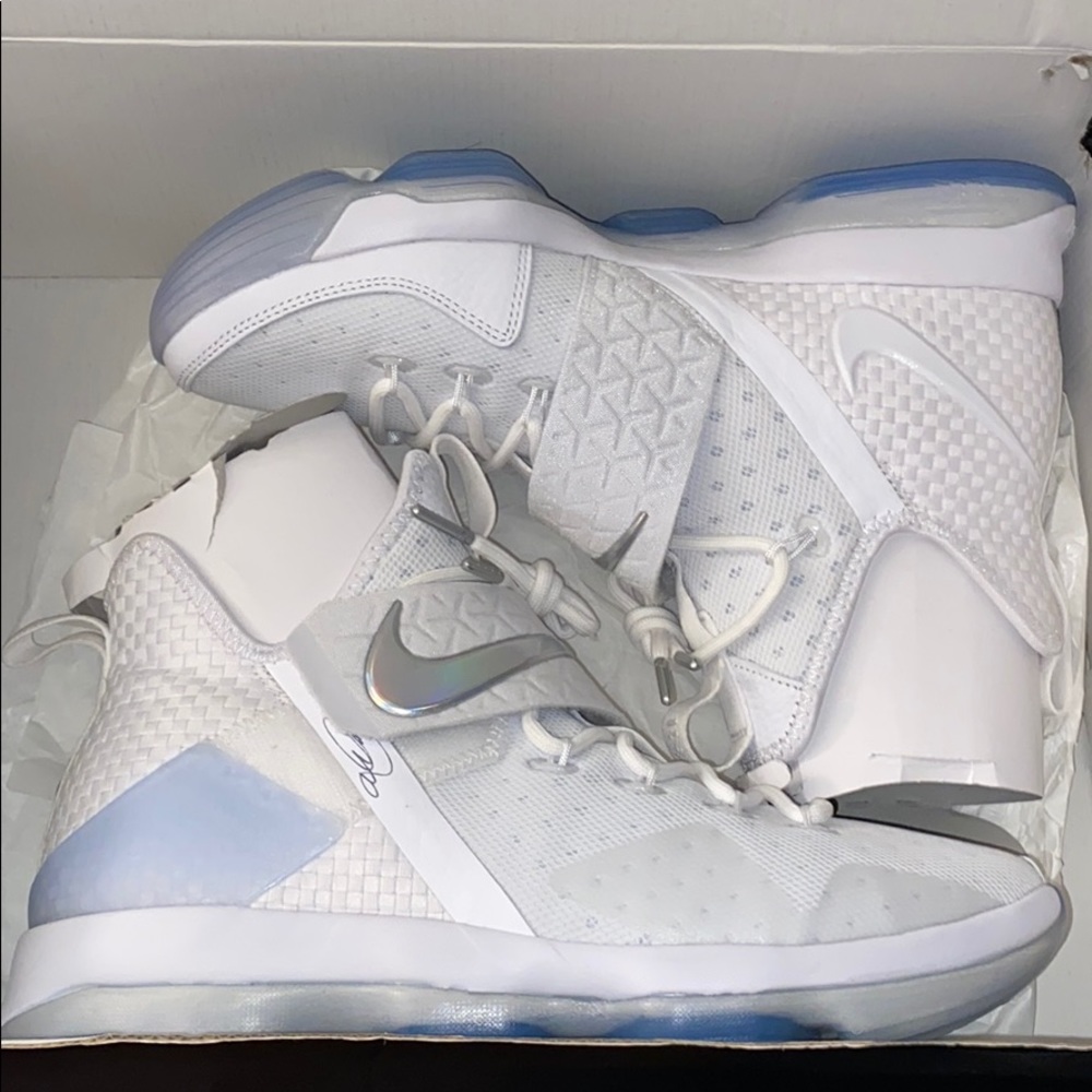 Nike LeBron 14 “Time to Shine”